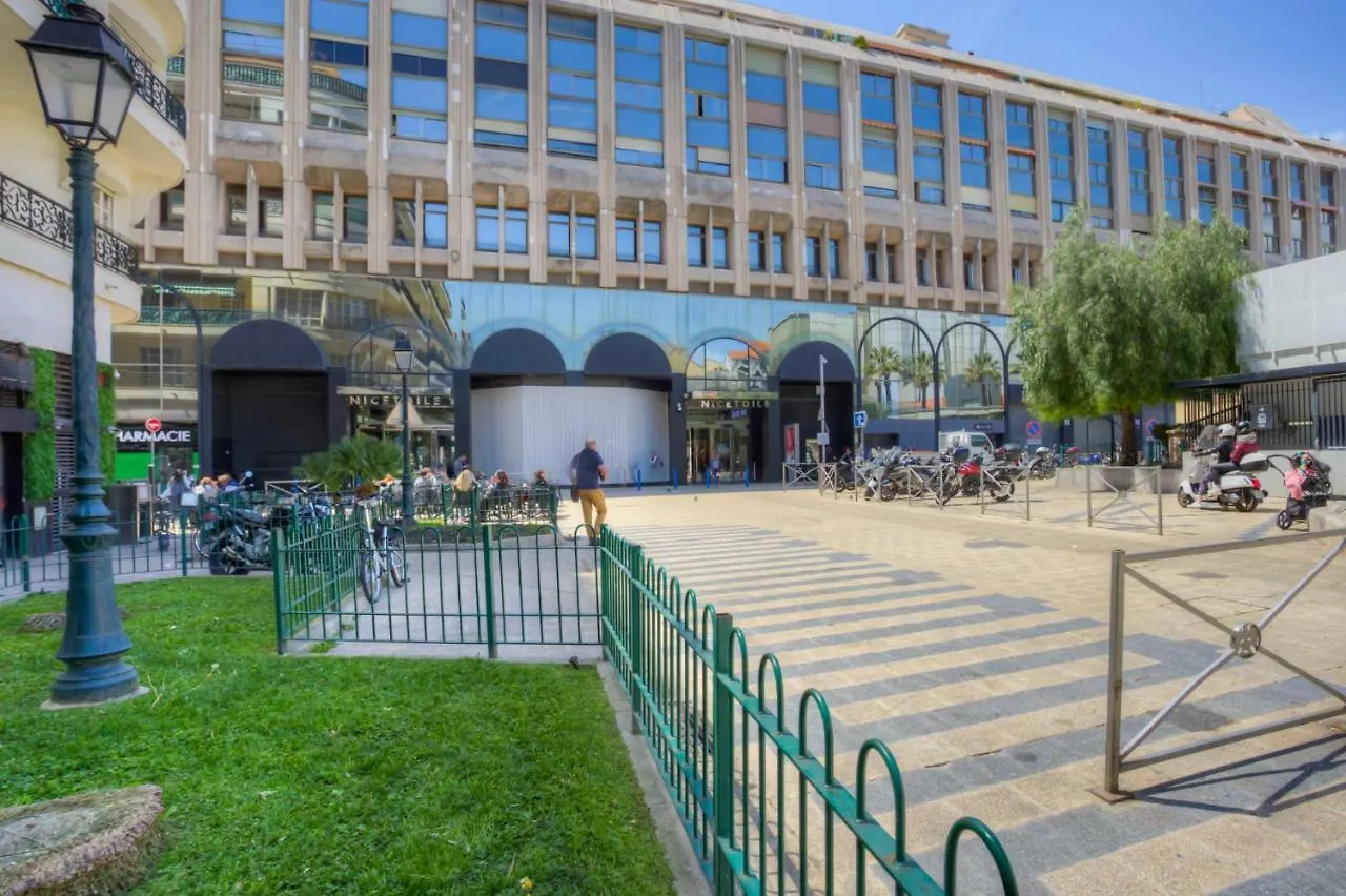 Heart Of Nice Cosy 1 Bedroom Apartment