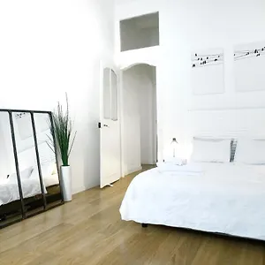  Apartment History-chic In Oldtown, Beach